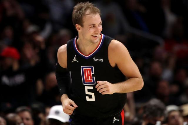 DB电竞官方网站-肯纳德手感正火热 全明星加冕三分大赛冠军？